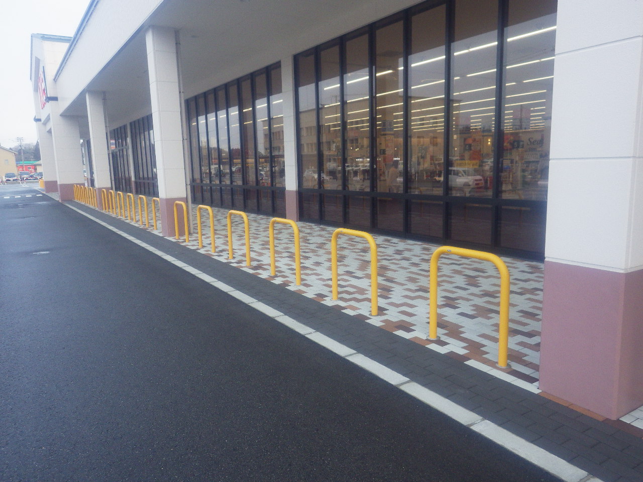 ナイス 本荘 インター 店
